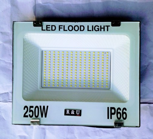 led-flood-light-big-0