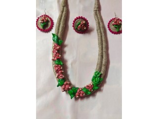 Handmade fashionable necklace